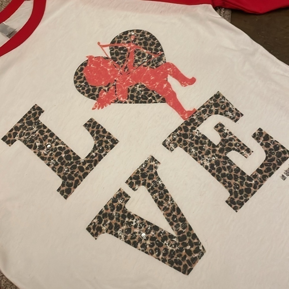 Valentine’s LOVE Shirt ❤️ - Picture 4 of 11